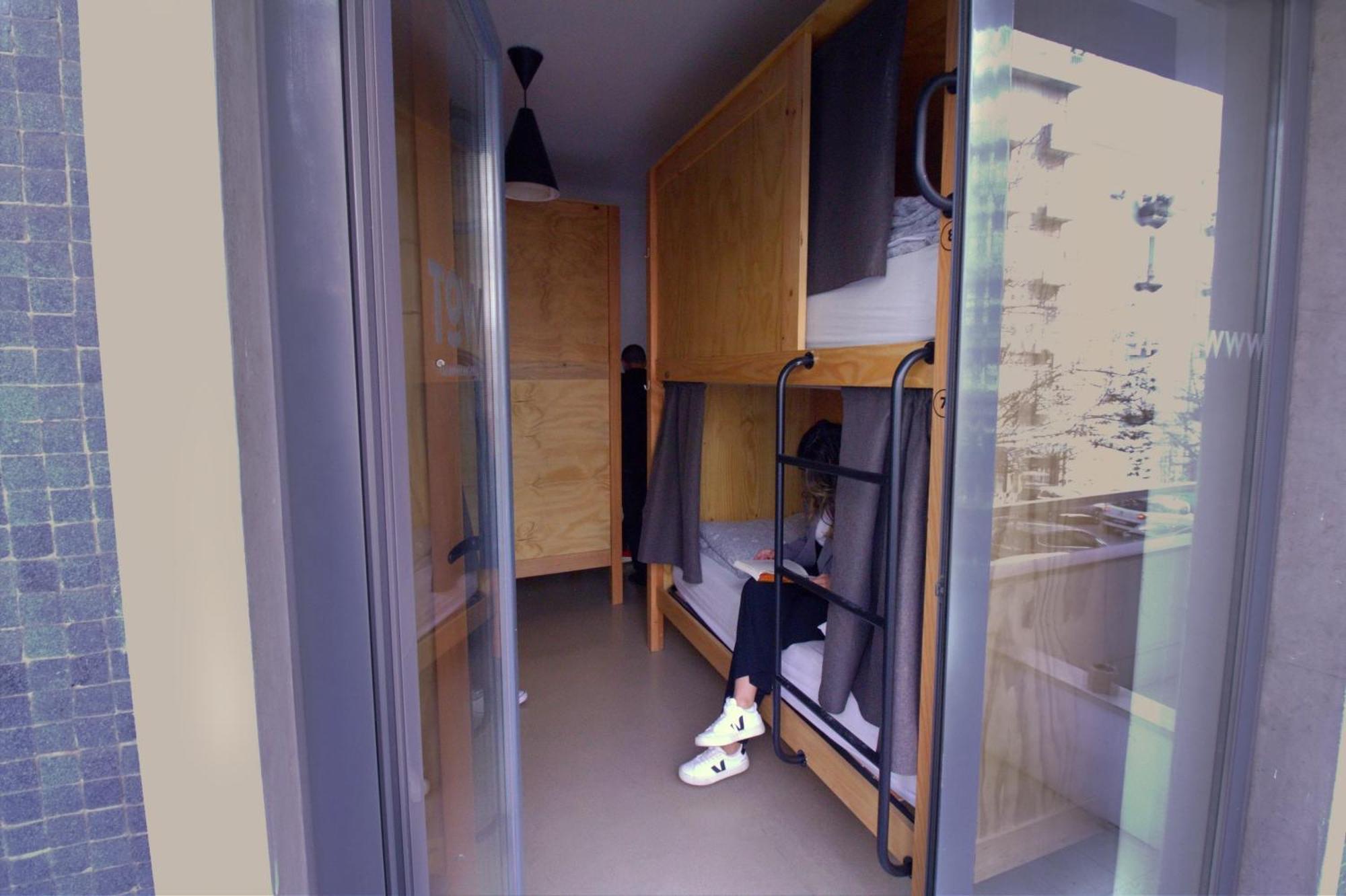 Хостел Wot Lisbon Nomad Экстерьер фото